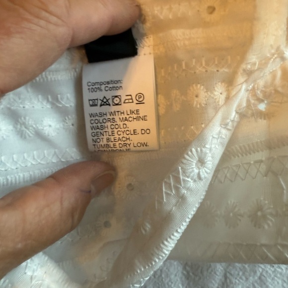 SHEIN White Eyelet crop top B34 - Picture 5 of 7